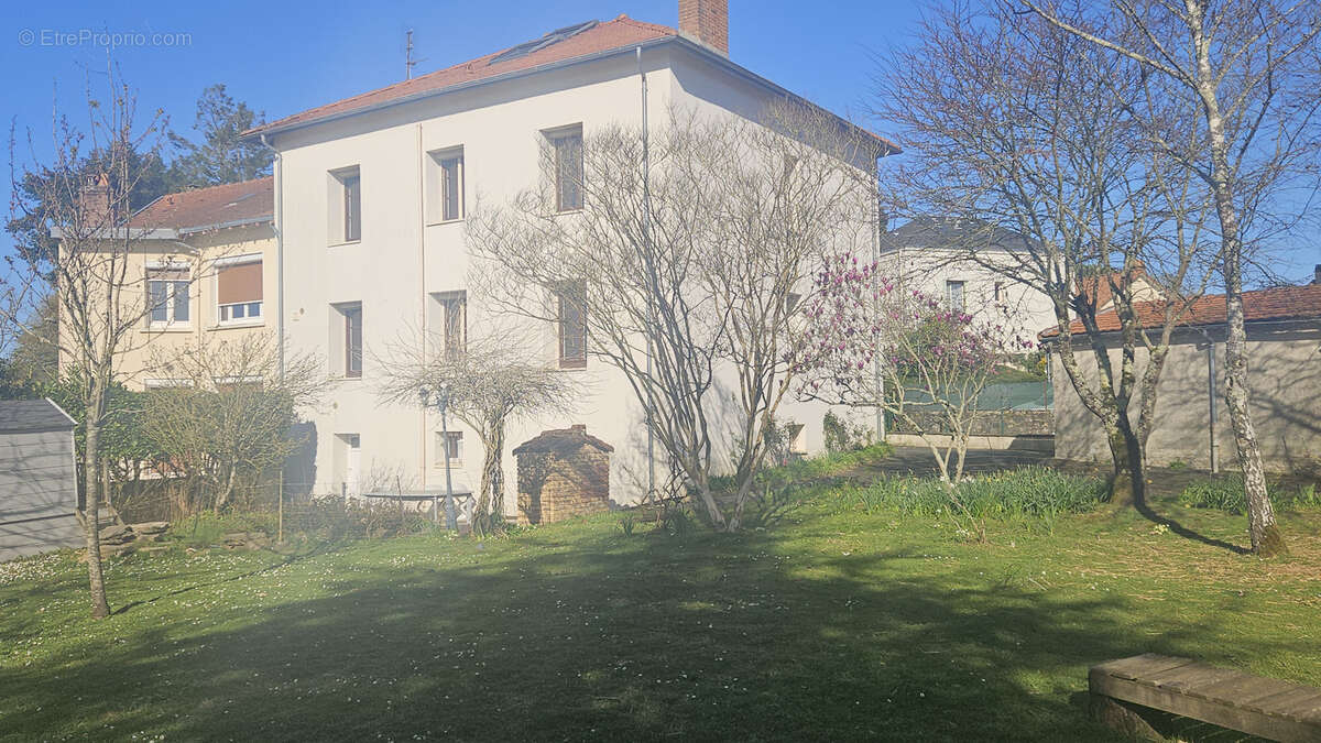 Maison à BELLAC