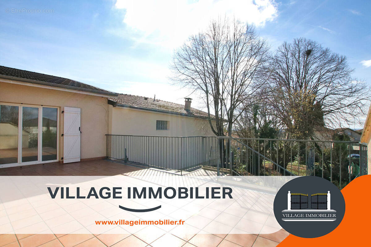 Appartement à JONS