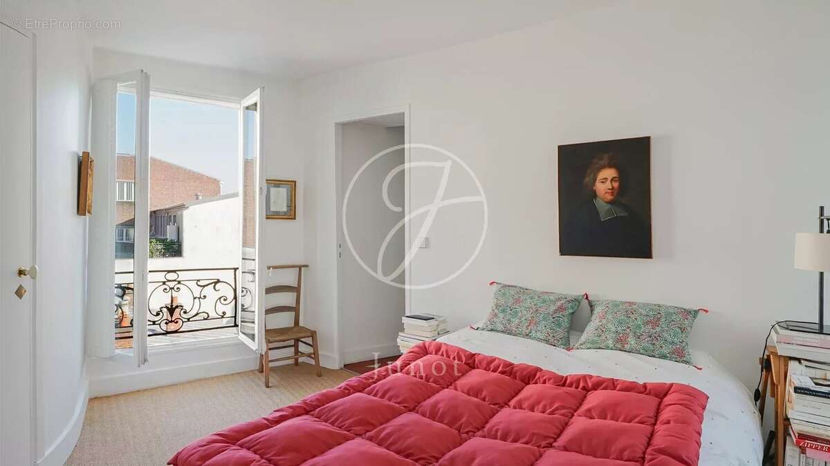 Appartement à PARIS-8E