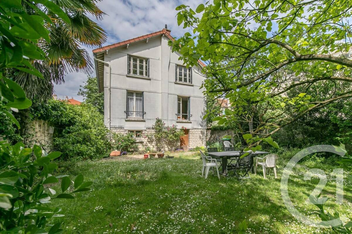 Maison à SAINT-MAUR-DES-FOSSES