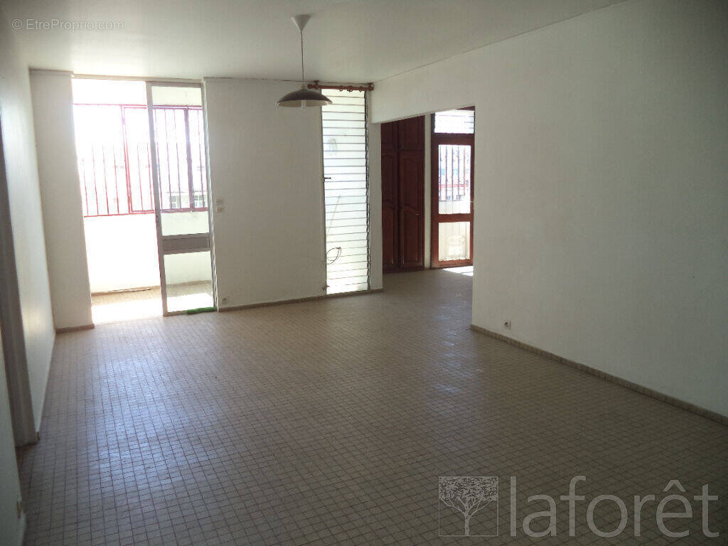 Appartement à LES ABYMES