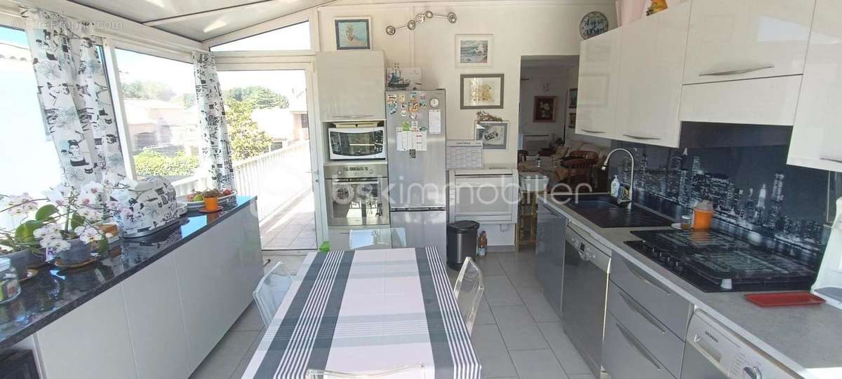 Appartement à SIX-FOURS-LES-PLAGES