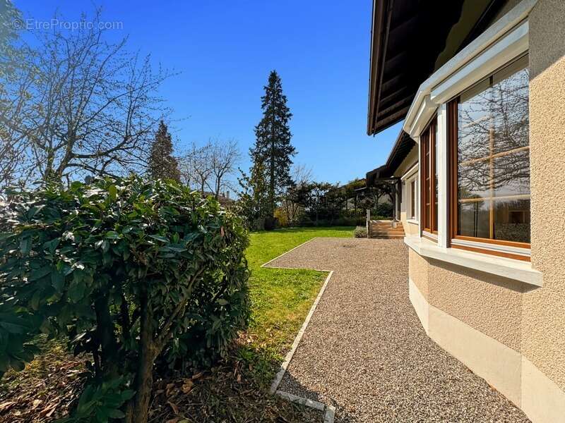 Maison à PREVESSIN-MOENS