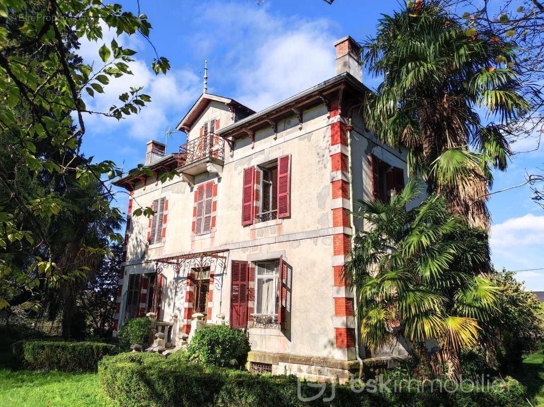 Maison à NAY