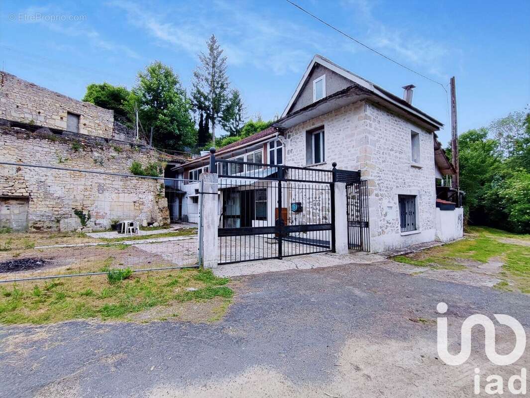 Photo 1 - Maison à CHARS