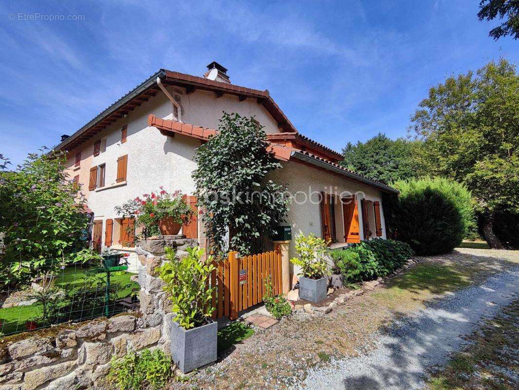 Maison à NOIRETABLE