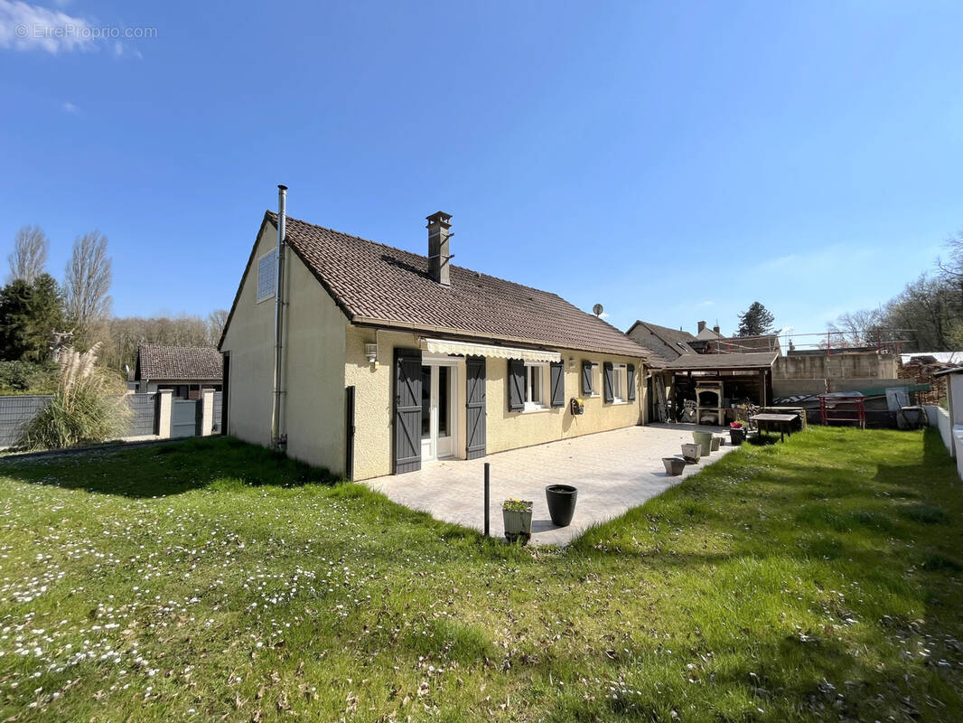 Maison à EGREVILLE