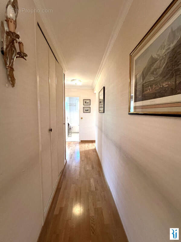 Appartement à LE MESNIL-ESNARD