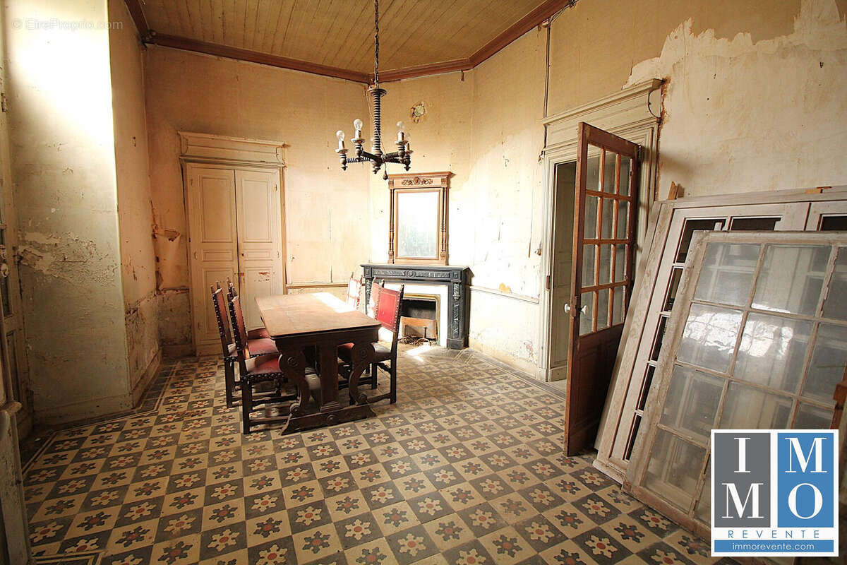Maison à PLAIMPIED-GIVAUDINS
