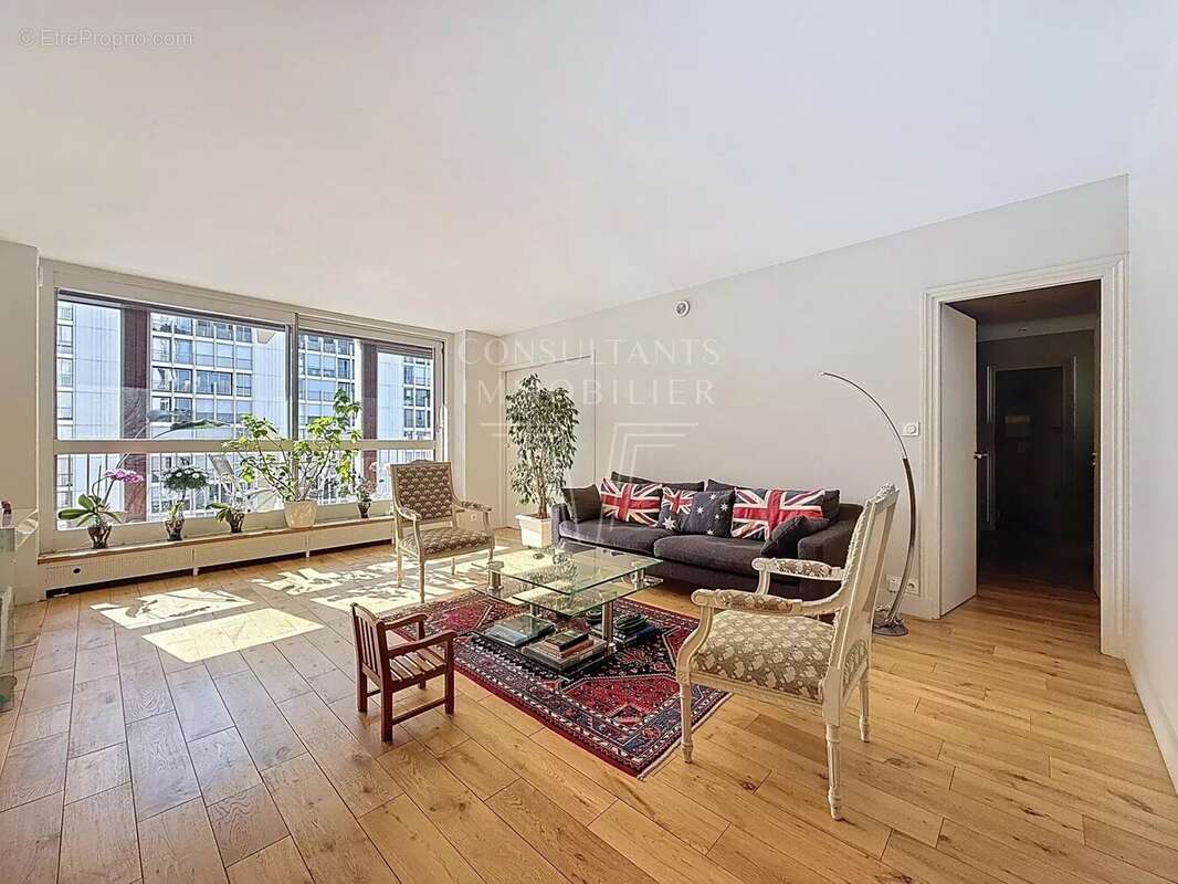 Appartement à PARIS-15E