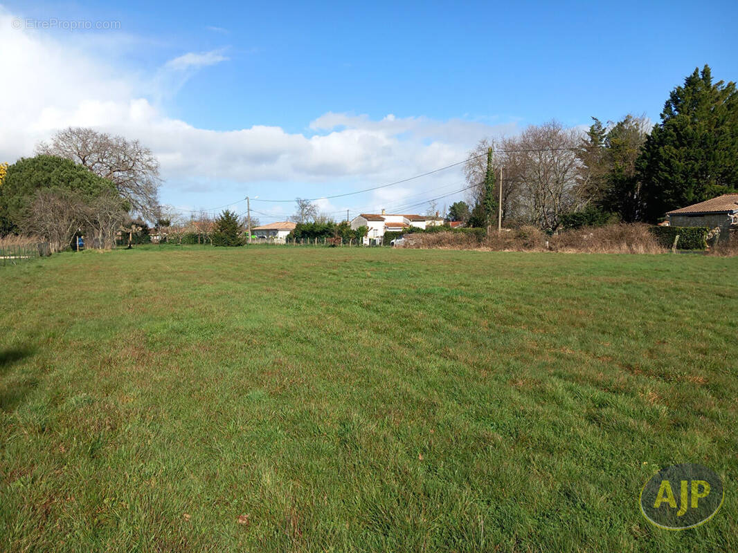 Terrain à QUEYRAC