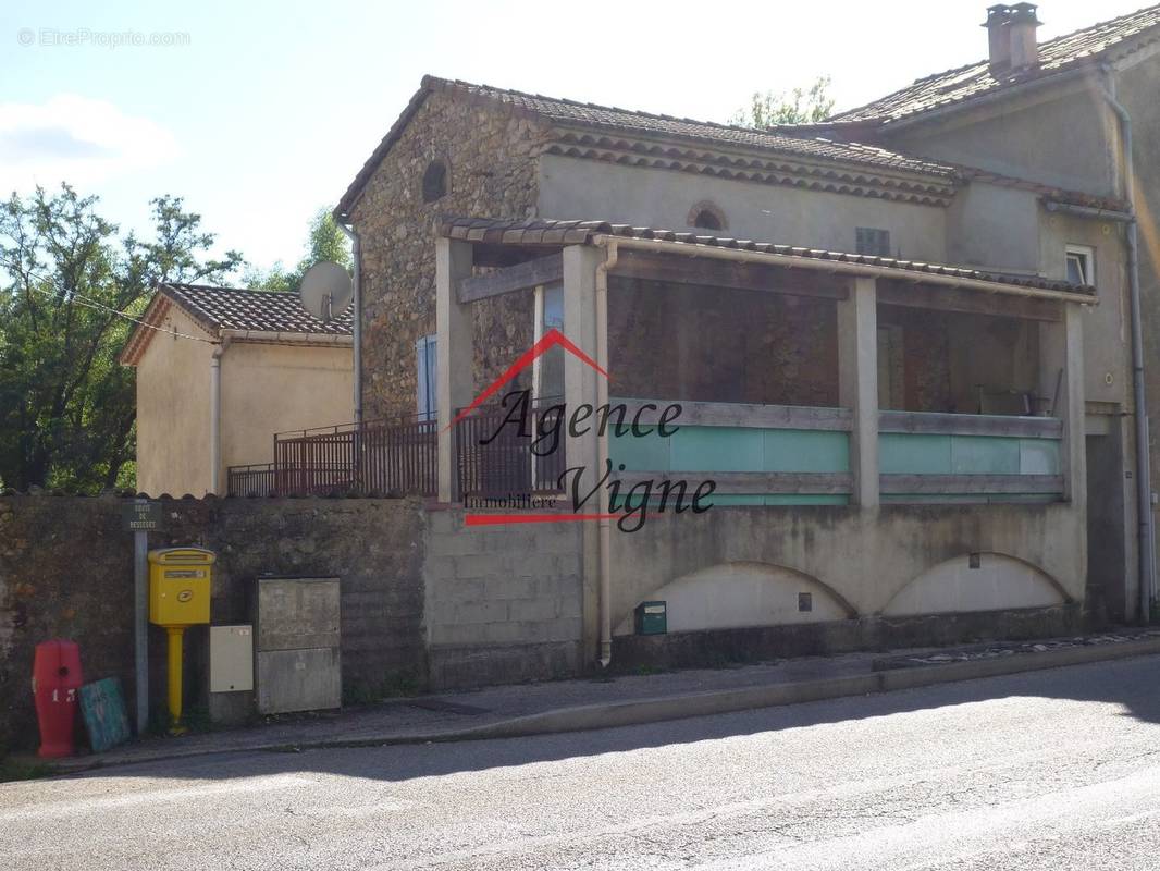 Maison à MEYRANNES