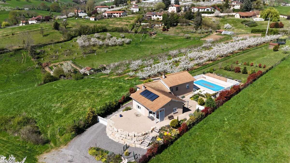 Maison à BESSENAY