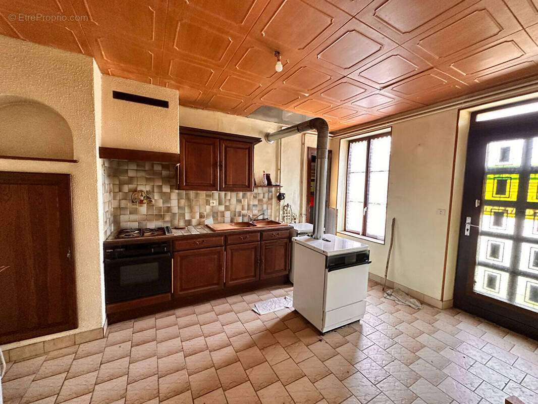 Maison à IVOY-LE-PRE