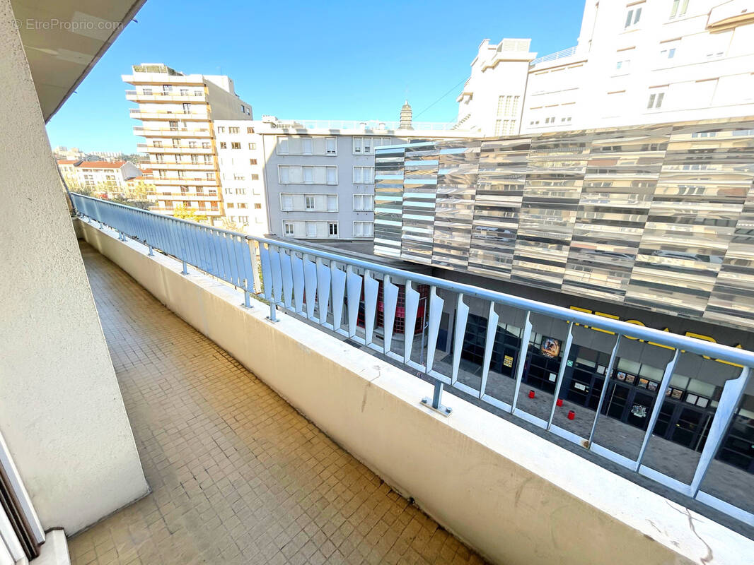 Appartement à SAINT-ETIENNE