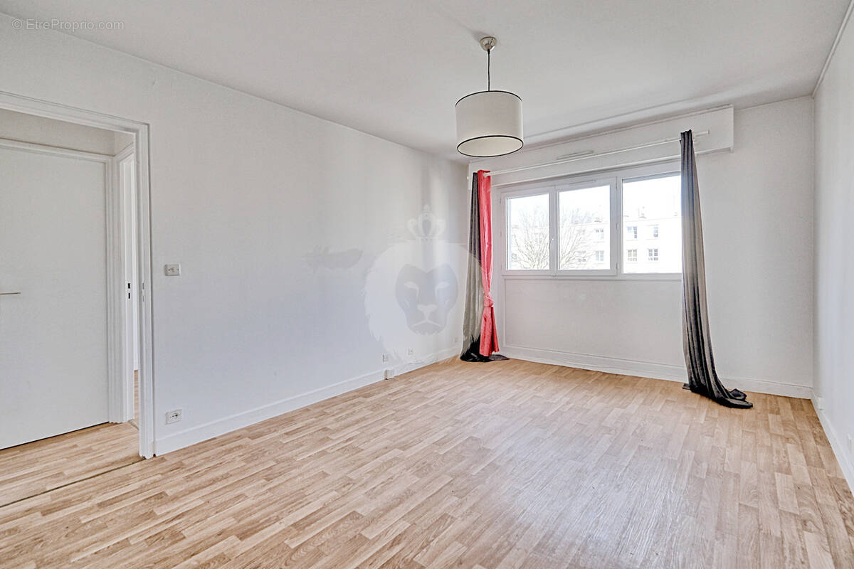Appartement à SAINT-MAUR-DES-FOSSES
