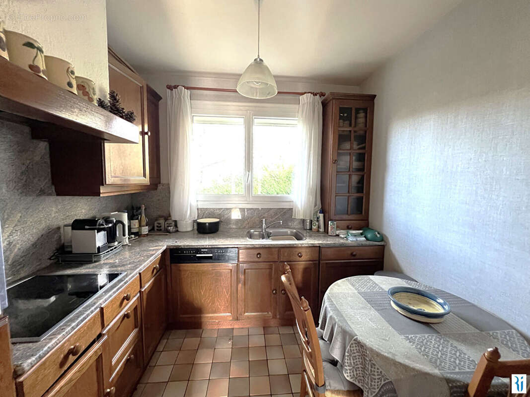 Appartement à LE MESNIL-ESNARD