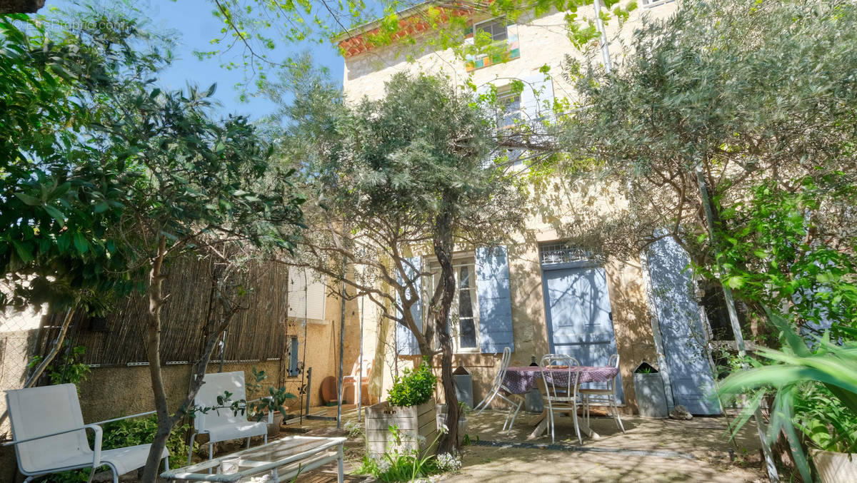 Maison à LA BASTIDE-DES-JOURDANS