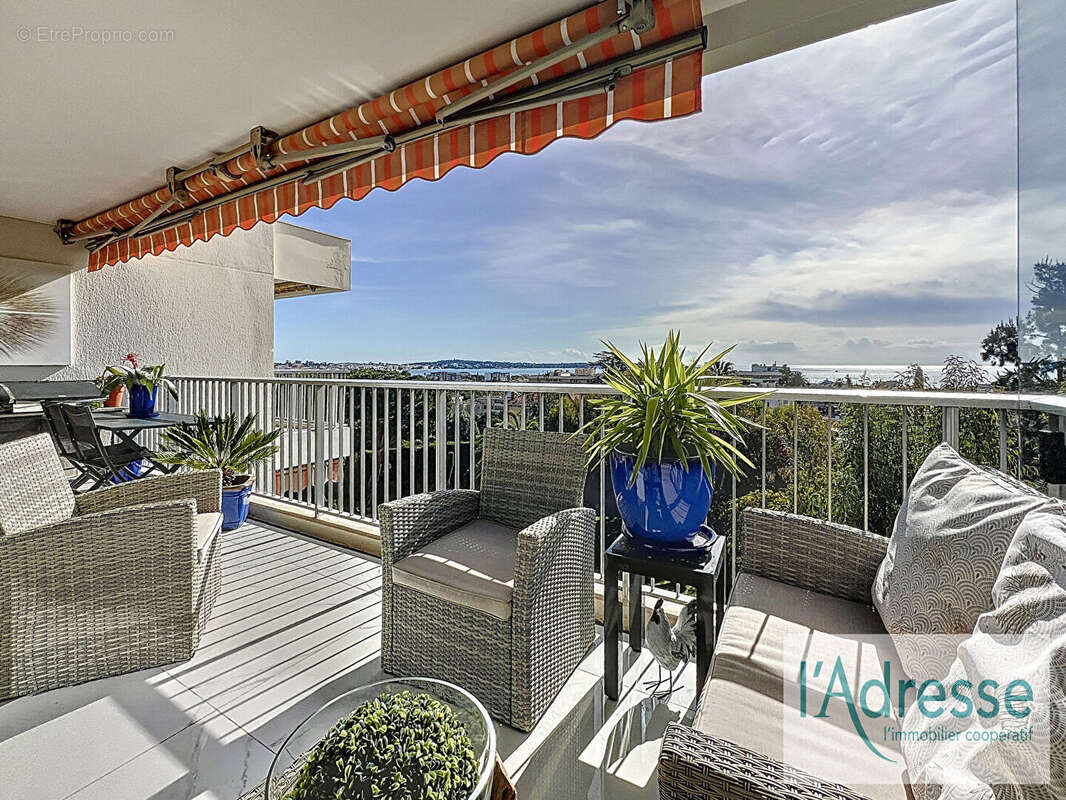 Appartement à VALLAURIS