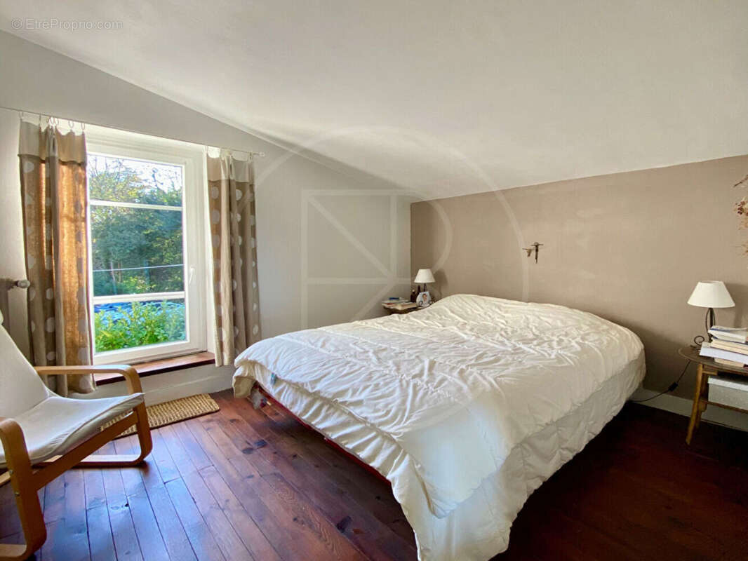 Maison à FRONSAC
