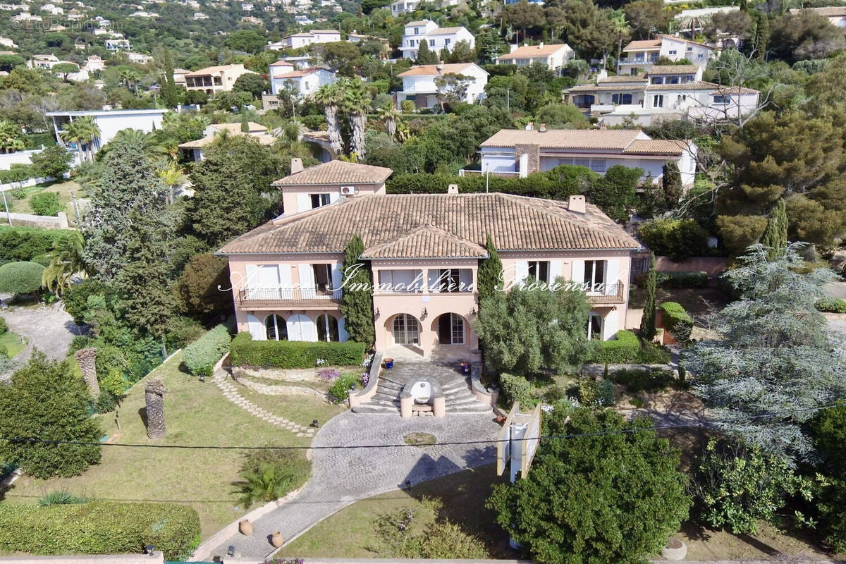 Maison à LES ISSAMBRES