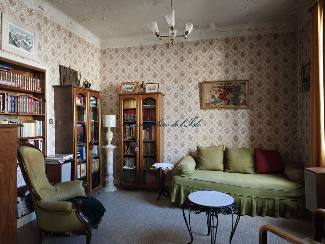 Salon - Maison à PERIGUEUX