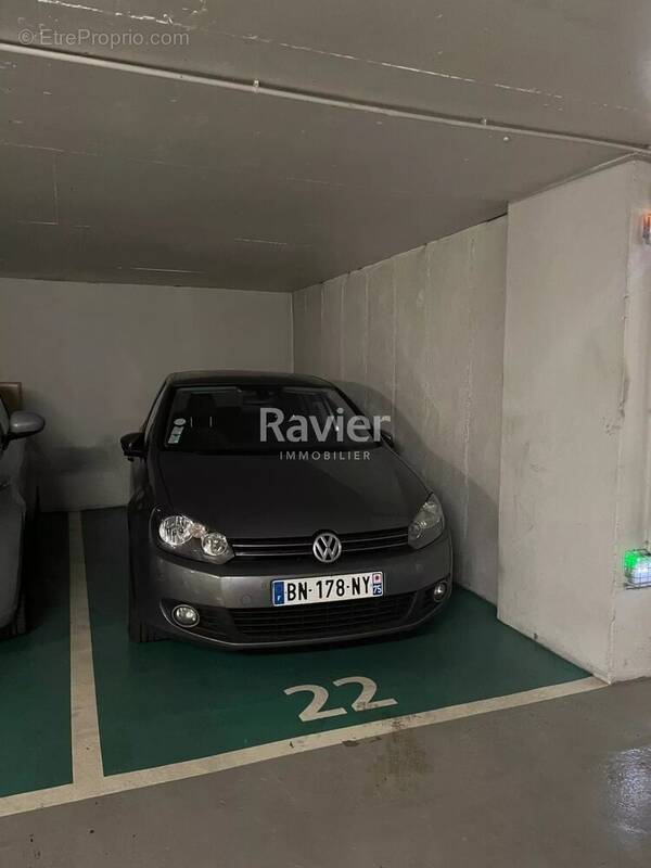 Parking à PARIS-20E