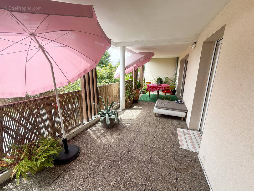 Appartement à VILLENAVE-D&#039;ORNON