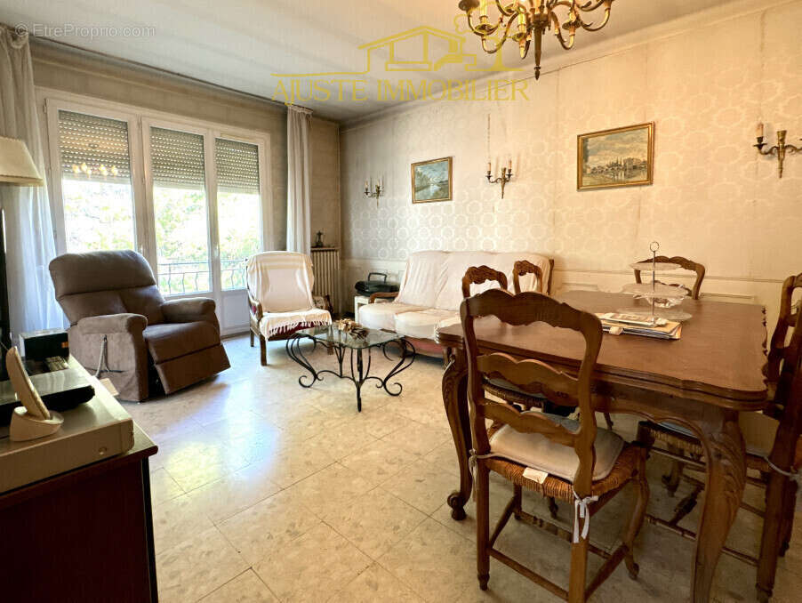 Maison à SAINT-VICTORET