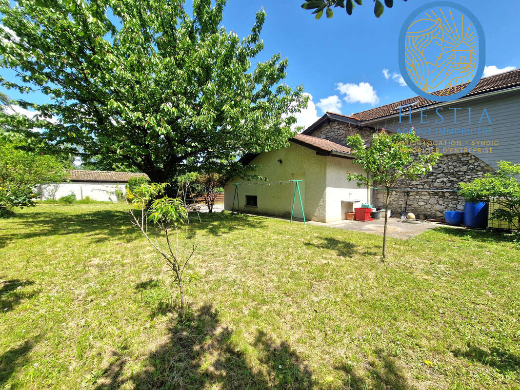 Maison à VEUREY-VOROIZE