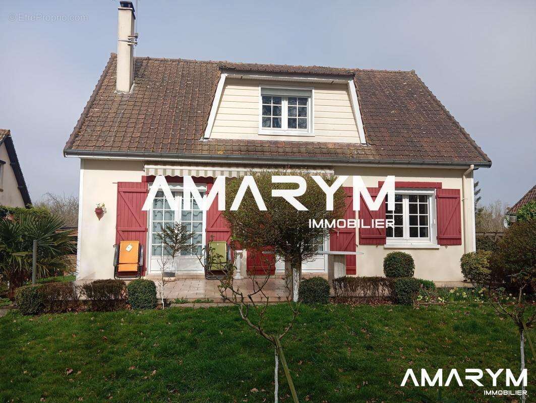 Maison à GREGES