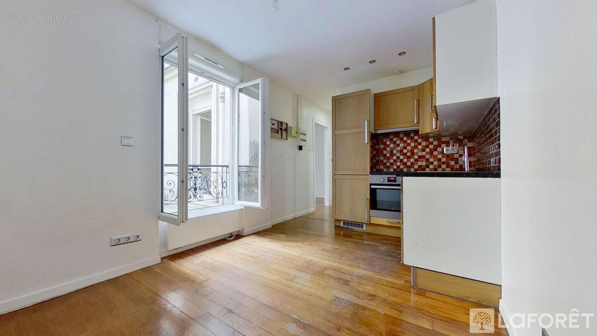 Appartement à PARIS-17E