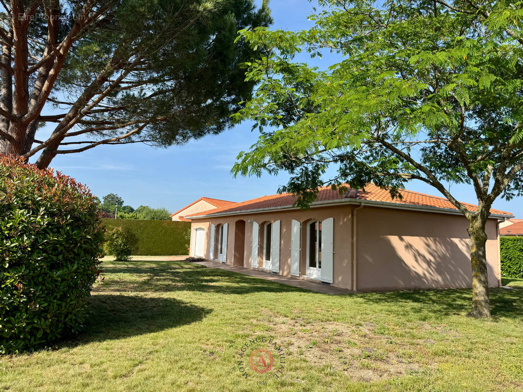 Maison à MOZAC