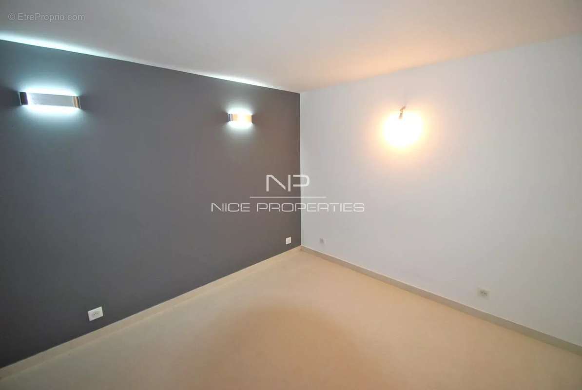 Appartement à EZE