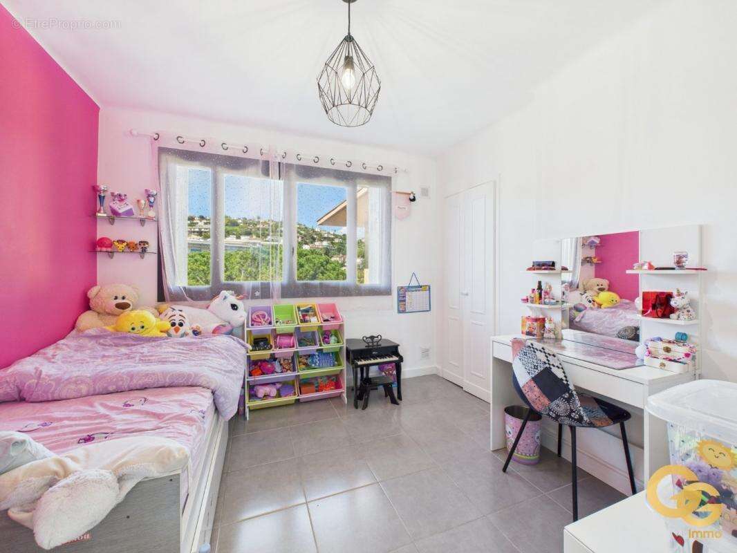 Appartement à MANDELIEU-LA-NAPOULE