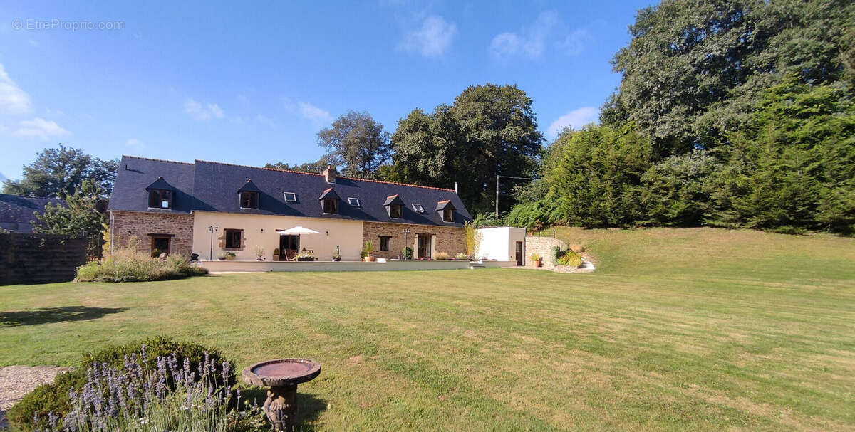 Maison à LOCMALO