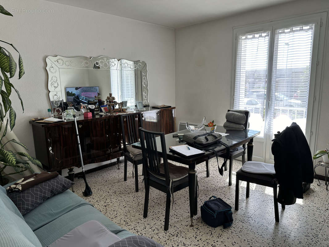 Appartement à SOLLIES-PONT