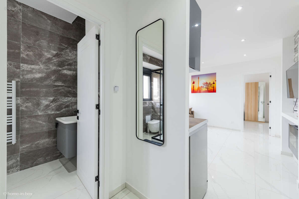 Appartement à PARAY-VIEILLE-POSTE
