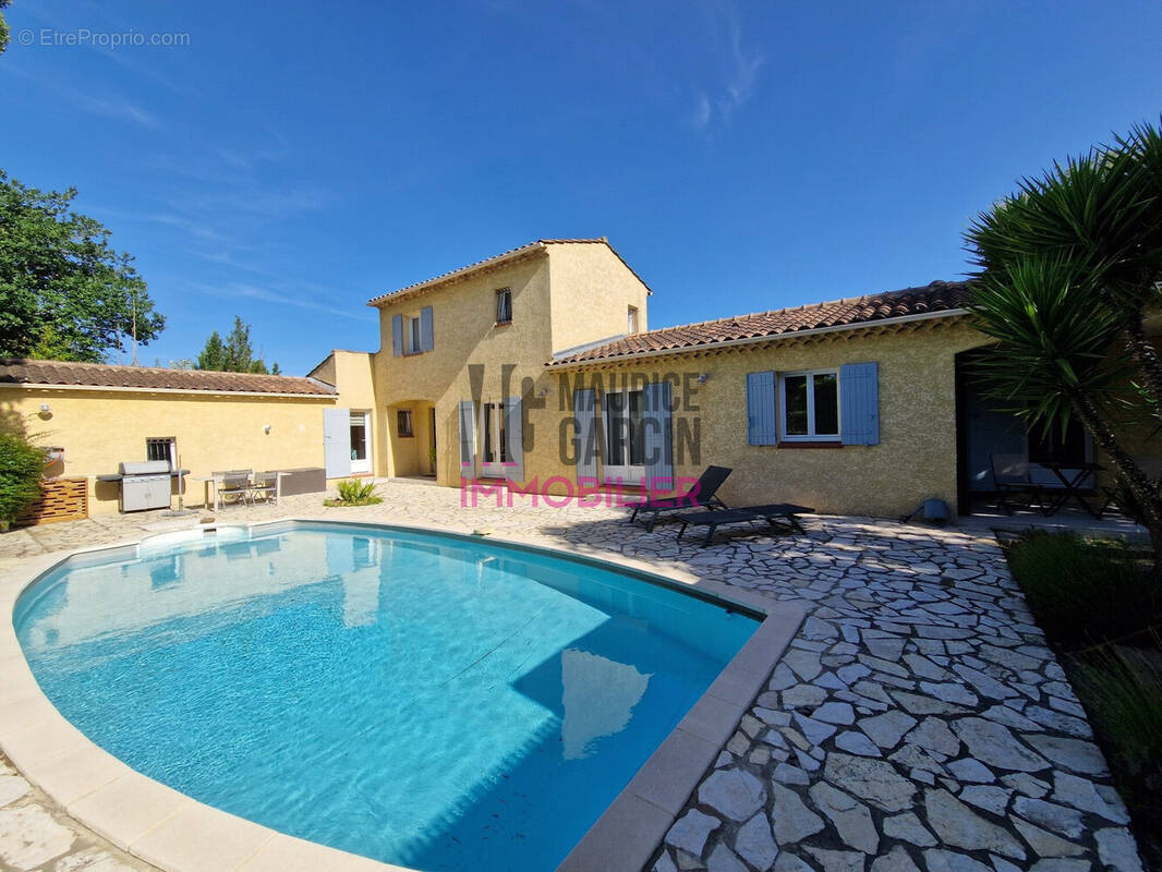 Maison à VEDENE