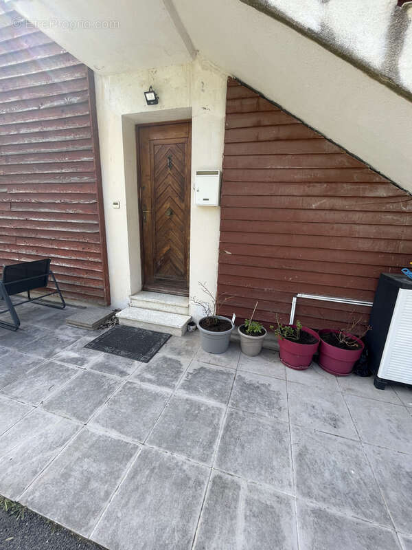 Appartement à SERANON