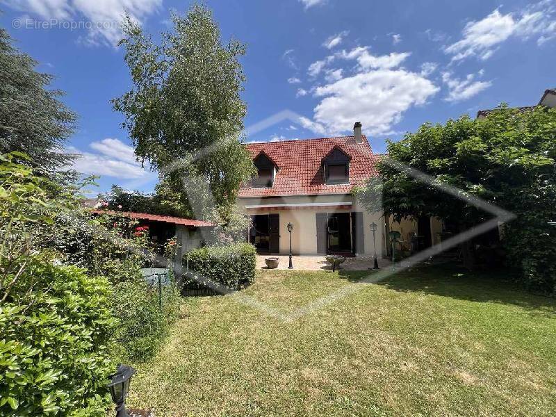 Maison à COMBS-LA-VILLE