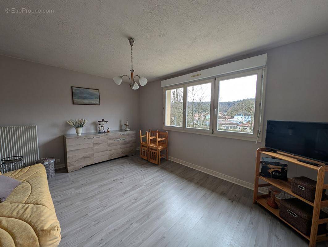 Appartement à PONT-DE-ROIDE