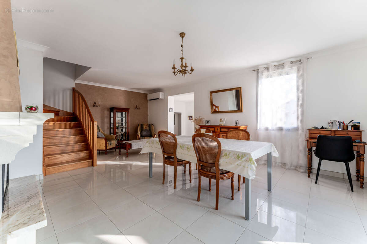 Maison à LUCENAY