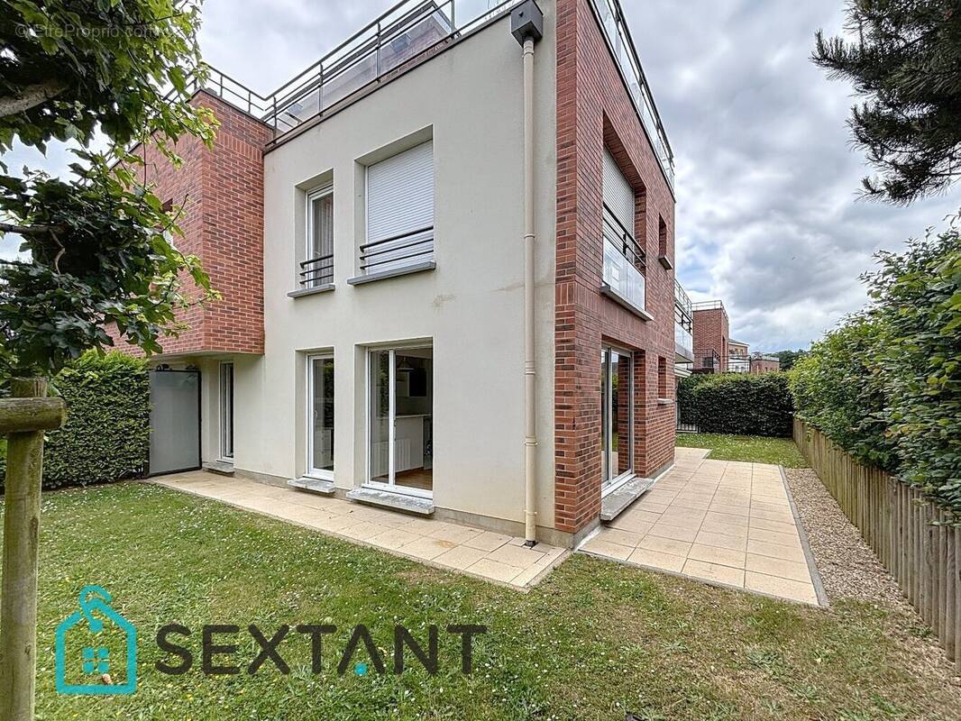 Appartement à LE MESNIL-ESNARD