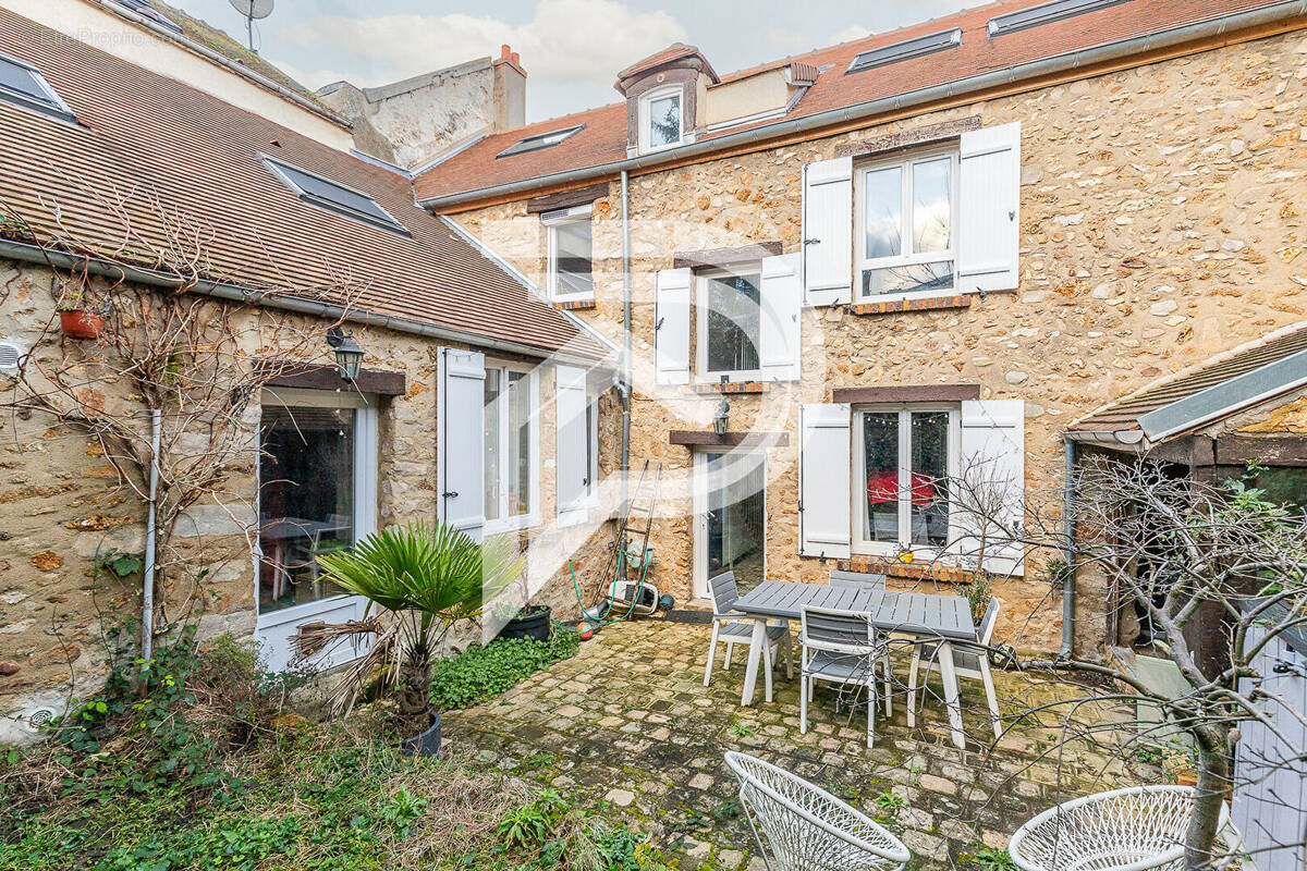 Maison à MONTLHERY