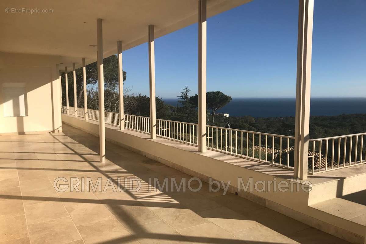 Appartement à LA CROIX-VALMER
