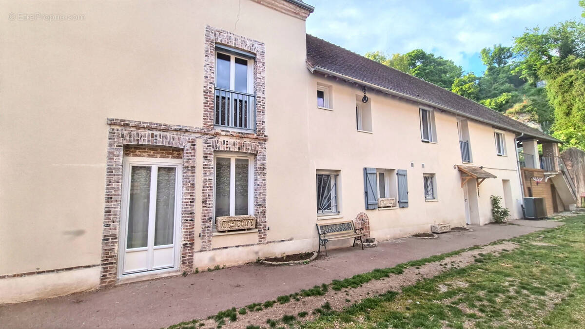 Maison à CHERISY