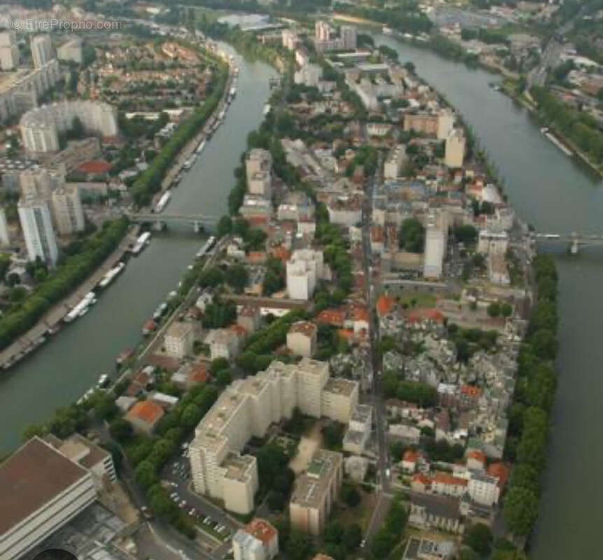 Maison à L&#039;ILE-SAINT-DENIS
