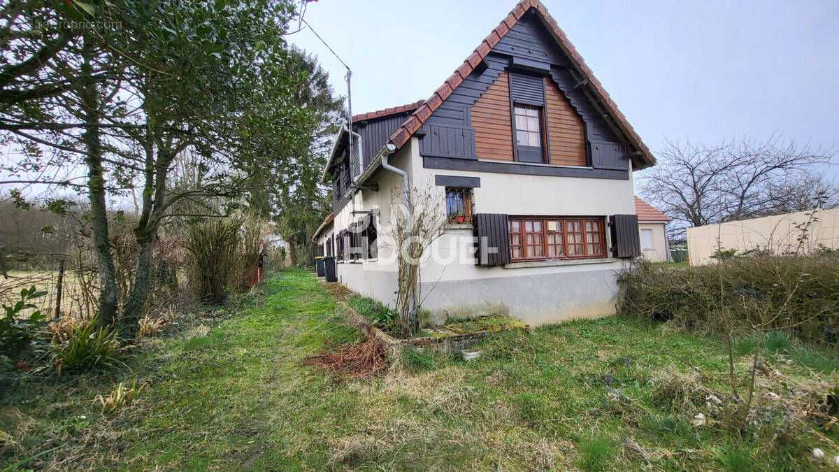 Maison à MAILLY-MAILLET