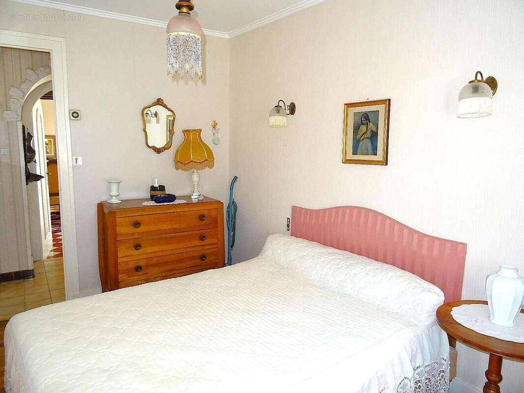   - Maison à THOUARS